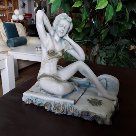 (CK07025) Ceramic Figurine.25cm Long, 26cm High.25.00 euros.