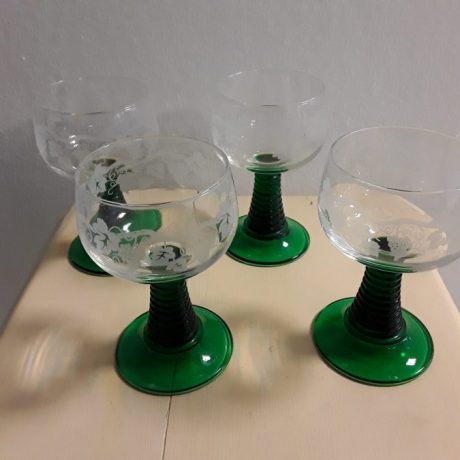 (15) (CK11015) Four Matching Green Goblets.12cm High.20.00 euros.