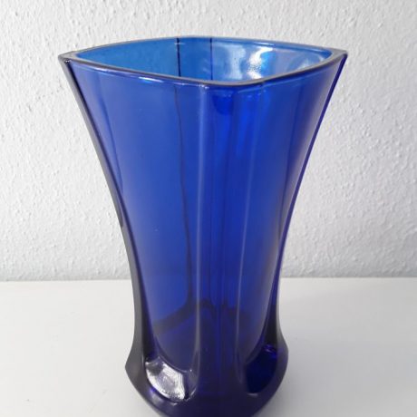 (109) (CK11109) Stained Glass Vase.17cm High.5.00 euros.