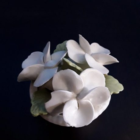 (28) (CK20028) Fine Bone China Small Flower Pot Made By Crown InStaffordshire England.20.00 euros.