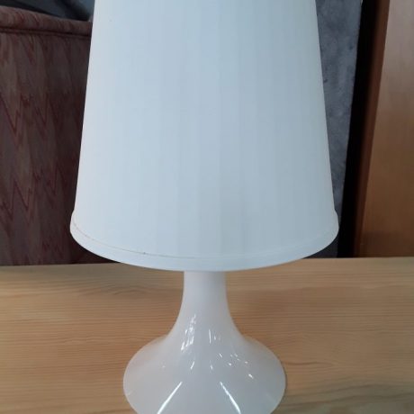 (117) (CK09117) Ikea Table Lamp.29cm High.5.00 euros.