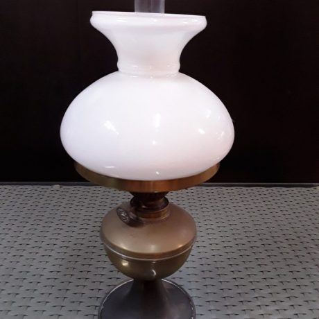 (44) (CK13044) Brass Based Oil Lamp.38cm High.20.00 euros.