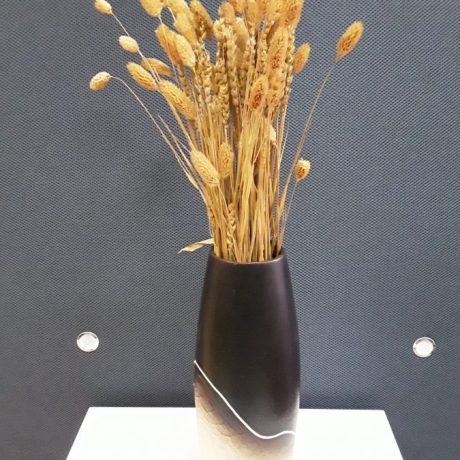 CK07068N Ceramic Vase With A Wheat Display.Vase Height 40cm.10.00 euros.