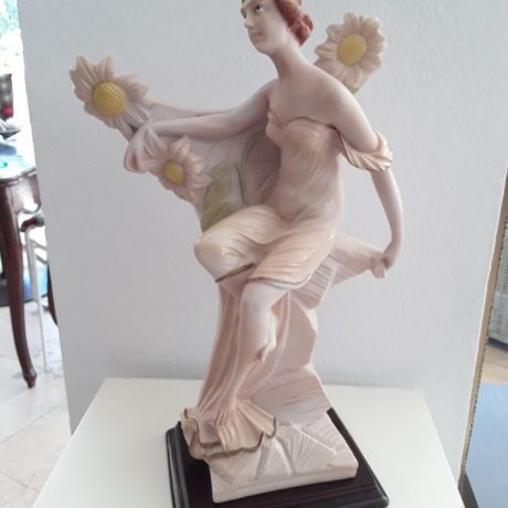 CK07120N Vintage Art Deco Ceramic Lady Figurine 42cm High 30 euros