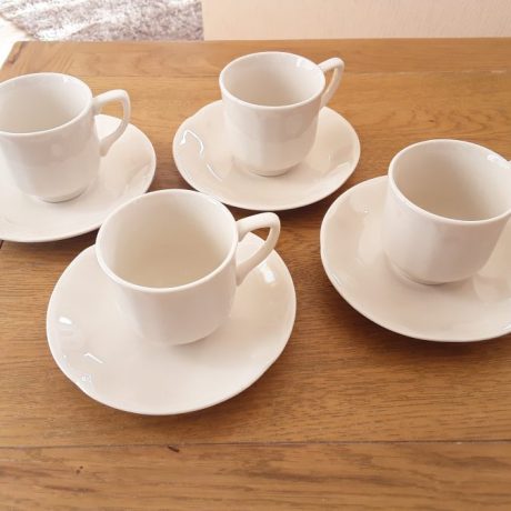 CK07161N Four Matching Coffee Cups And Saucers 8 euros