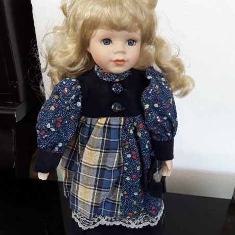 CK20054N Vintage Doll 42cm High 20 euros