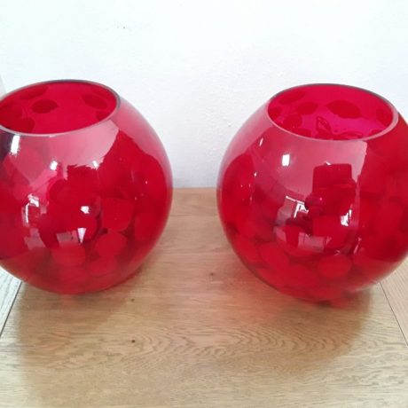 CK09039N Two Matching Red Glass Globe Bedside Table Lamps 17cm High 25 euros