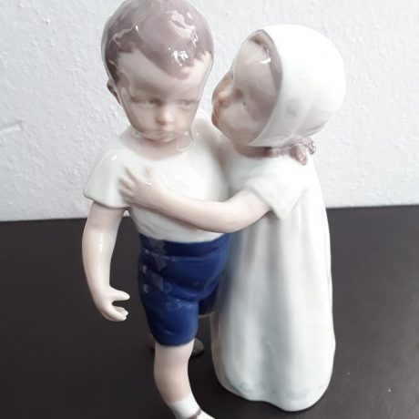 11 CK20081N Vintage Porcelain Bing Grondahl Denmark Adorable Figurine Girl Trying To Kiss A Boy Vintage from the 1960s 18cm High 69 euros
