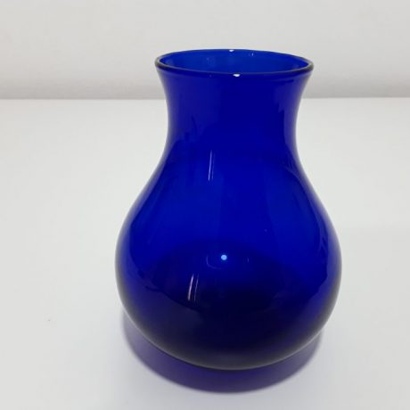 CK11126N Coloured Glass Vase 16cm High 6 euros