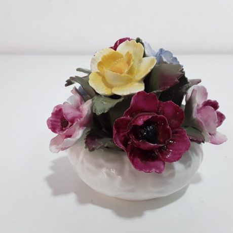 CK20072N Vintage Aynsley Bone China Hand Modelled Multi-Color Roses With In A Flower Basket Made In England 40 euros