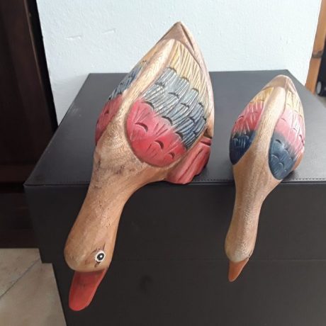 CK21005 Two Hand Carved Wooden Ducks 25 euros