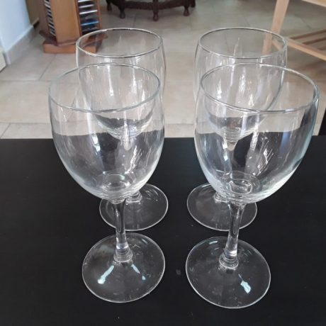 CK11232N Four Matching Wine Goblets 20cm High 4 euros
