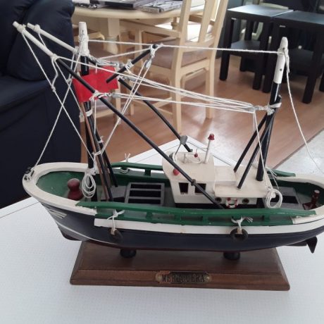 CK13156N Model Trawler Merlucera 29cm Long 20cm 25 euros