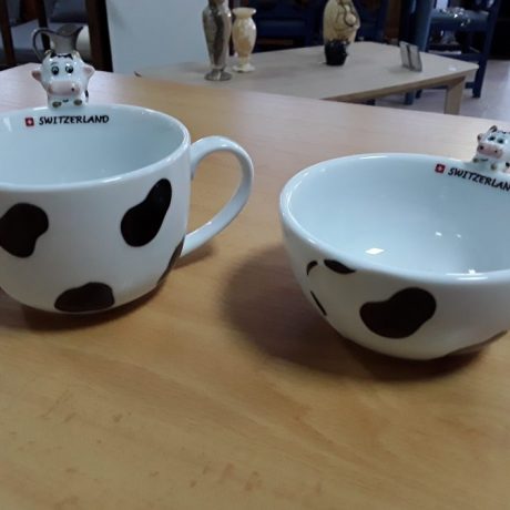 CK07227N Ceramic Glazed Matching Cow Cup And Bowl Switzerland 5 euros