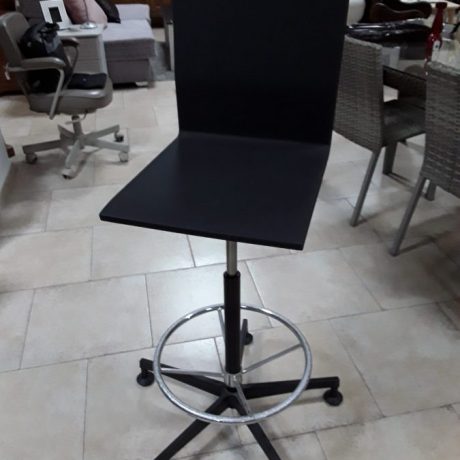 CK17029N .04 office chair designed by Maarten Van Severen the flexible polyurethane shell