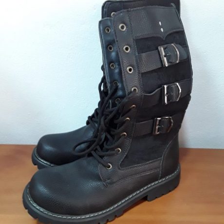CK13087N CK13012N NEW Boots Size 43 20 euros
