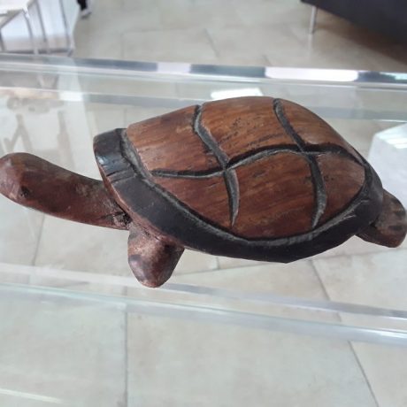 CK21018N Hand Carved Wooden Tortoise 15cm Long 7 euros