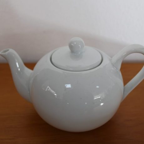 CK07223N Ceramic Tea Pot 10cm High 17cm Wide 3 euros