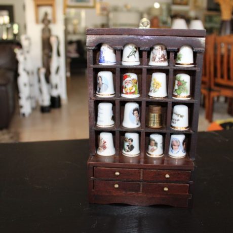 CK20021N Collection Of Souvenir Thimbles In A Fitted Wooden Display Case 20cm High 13cm Wide 25 euros