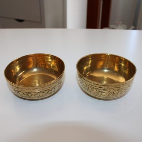 CK13035N Two Matching Engraved Brass Bowls 7cm Diameter 3cm High 6 euros