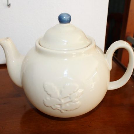 CK07090N Ceramic Tea Pot 16cm High 5 euros