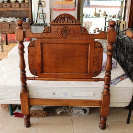 CK02004N Carved Detail Wooden Single Headboard 102cm Wide 137cm High 49 eeuros