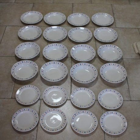 CK07057N Ceramic Set Eight Dinner Plates 23cm Diameter Eight Desert Bowls 22cm Diameter Eight Side Plates 18cm Diameter 16 euros