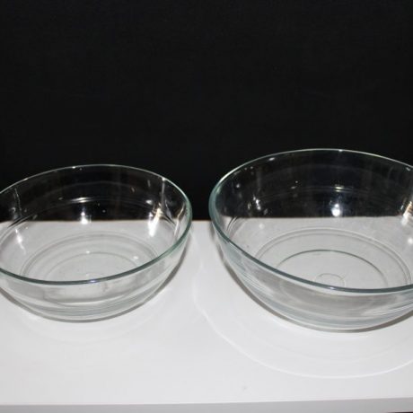 CK11240N Two Glass BowlsSmall 20cm Diameter 8cm High Large 23cm Diameter 9cm High 5 euros