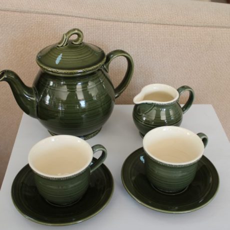 CK07200N Ceramic Tea Set Tea Pot 21cm HighMilk Jug 9cm High Two Matching Cups And Saucers 14 euros