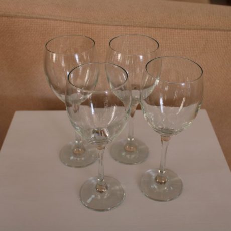 CK11008N Four Matching Wine Glasses 20cm High 3 euros