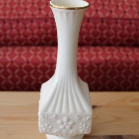 CK20034N Vintage Fine Bone China Bud Vase Made In England By Aynsley 18cm High 4cm Diameter 8 euros