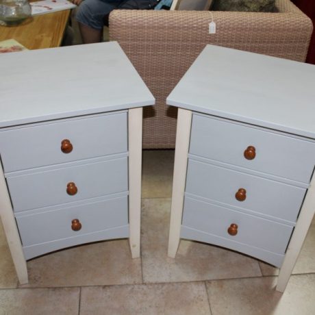 CK22013N Two Matching Three Drawer Bedside Cabinets 70cm High 50cm Wide 43cm Deep 60 euros