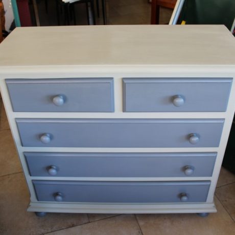 CK22014N Hand Painted Chest Of Drawers 83cm High 94cm Wide 42cm Deep 65 euros