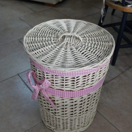 CK13088N Wicker Lanrdry Basket 37cm Diameter 49cm High 16 euros