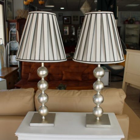 CK09031N Two Matching Table Lamps 68cm High 44 eirpos