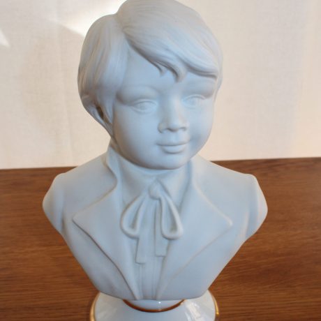CK24022N Ceramic Bust 23cm High 12 euro