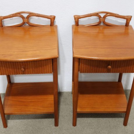 CK04043N Two Matching Wooden One Drawer Bedside Cabinets 66cm High 40cm Wide 38cm Deep 50 euros
