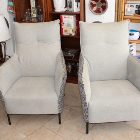 CK15003N Two Matching Cushioned Arm Chairs 75cm Wide 248 eurs