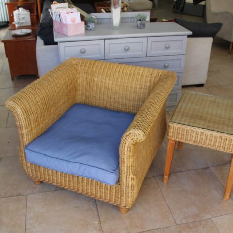 CK15016N Rattan Set Arm Chair 90cm Wide Matching Glass Top Side Table 48cm x 48cm 52cm High 69 euros