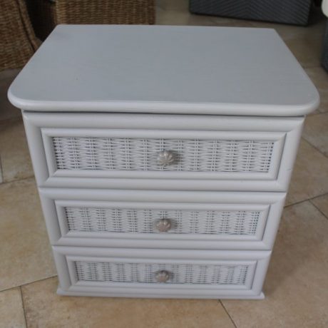 CK22002N Single Three Drawer Bedside Cabinet 55cm High 54cm Wide 42cm Deep 30 euros