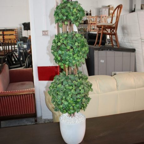 CK05037N Articail Plant Within A Ceramic Pot 140cm High 24 euros