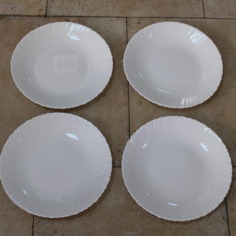 CK06112N Four Matching Ceramic Dinner Plates 26cm Diameter 3 euros