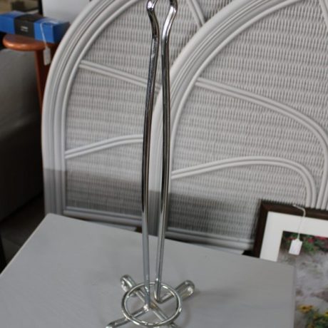 CK13015N Chrome Plated Toilet Roll Holder 52cm High 6 euros