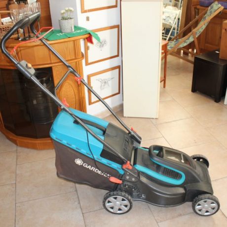 CK18014N Gardena Battery Operated Lawn Mover 124 euros