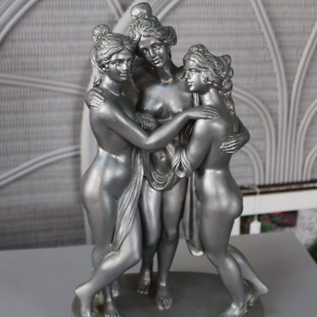CK24035N Ceramic Staute Nostalgia Hand Cast And Decorated In England 43cm High 49 eurod
