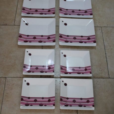 CK13201N Plastic Dining Set Four Matching Dinner Plates 27cm x 27cm Four Matching Side Plates 20cm x 20cm 6 euros