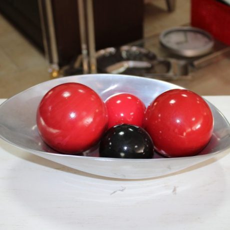 CK24020N Cast Auilium Bowl With Deortive Coloured Balls 31cm Long 18 euroa